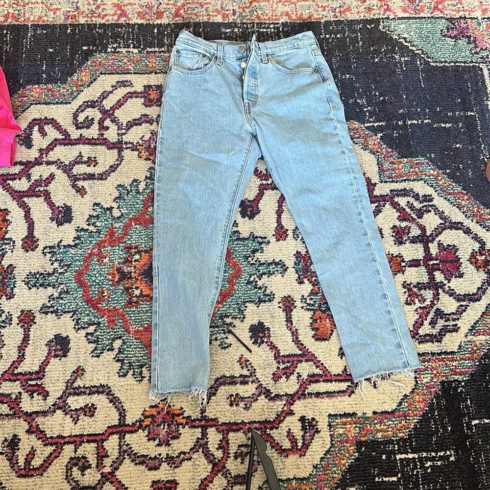 Levi light washed jeans